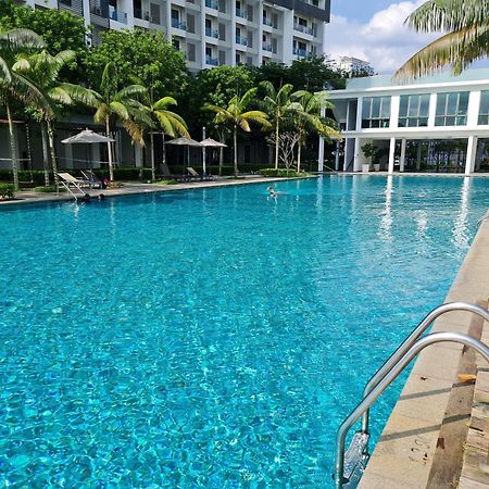Retreat At Cybersquare Apartment Cyberjaya Bagian luar foto