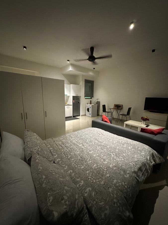 Retreat At Cybersquare Apartment Cyberjaya Bagian luar foto
