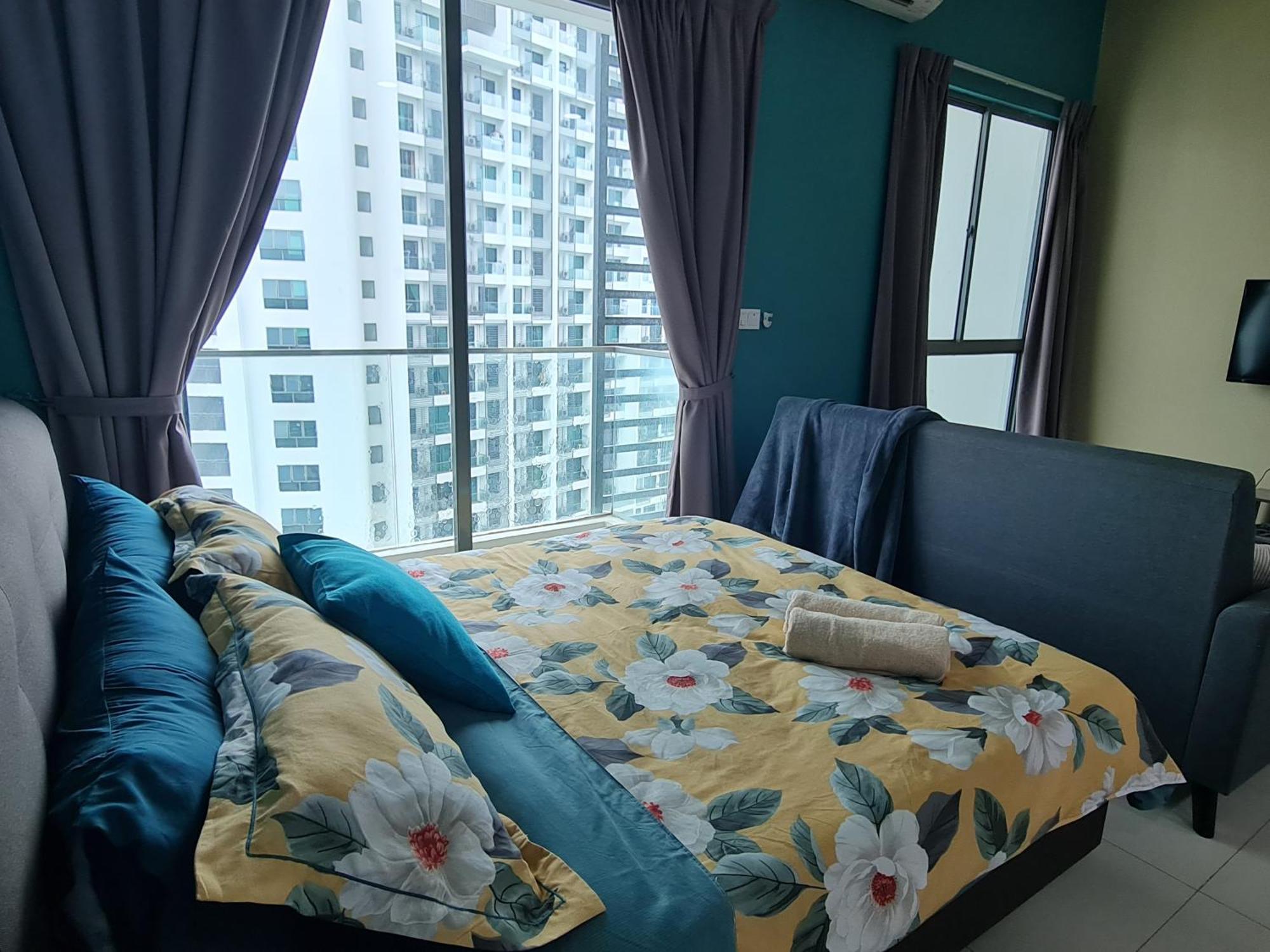 Retreat At Cybersquare Apartment Cyberjaya Bagian luar foto